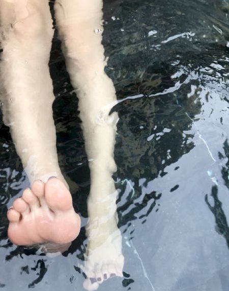 自慰丝袜人妻18禁_剧情片免费观看