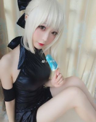 女性液体流到床单_高清手机在线看